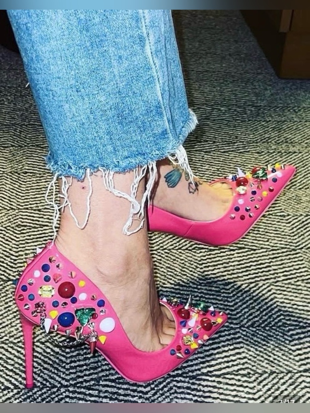 Steve Madden Hot Pink Jeweled
Pointed-Toe Stiletto. SZ 8
Rare- Sold Out… - Picture 6 of 6